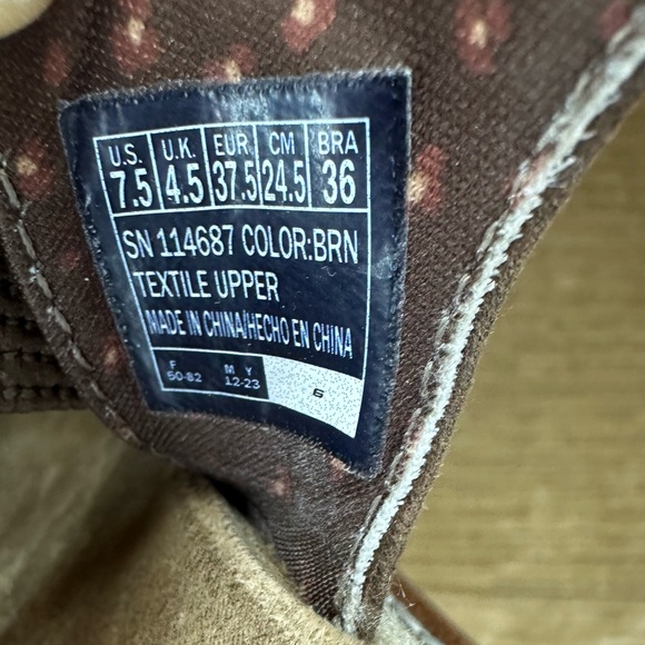 Bobs Sketchers NWOT sandals - Picture 5 of 5